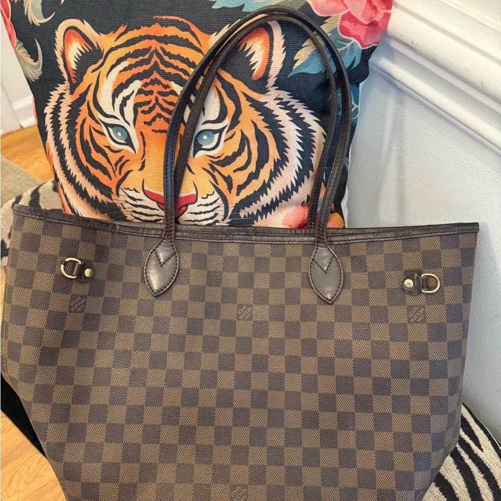 Louis Vuitton Nerverfull Damier Ebene Tote w cherry interior - Picture 3 of 11